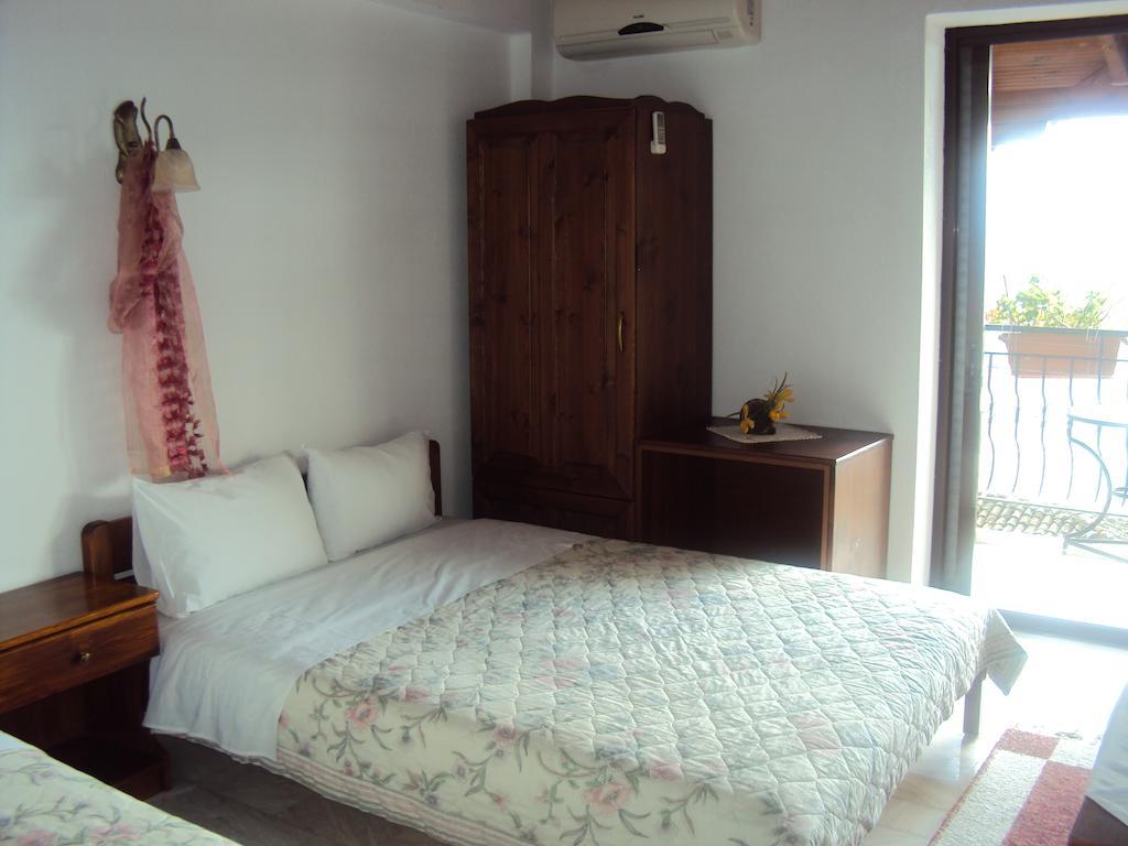 Vassilis Guesthouse Rapsáni Habitación foto